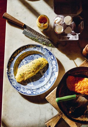 Soft-centred lemon omelette