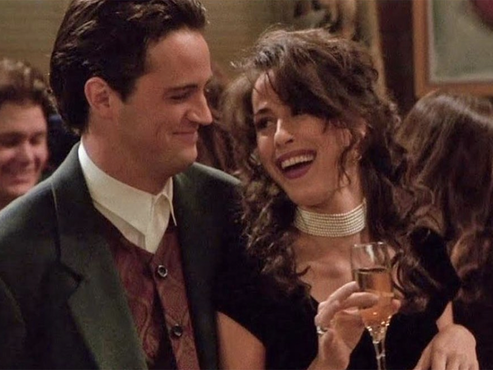 friends gifs — MATTHEW PERRY as CHANDLER BING FRIENDS