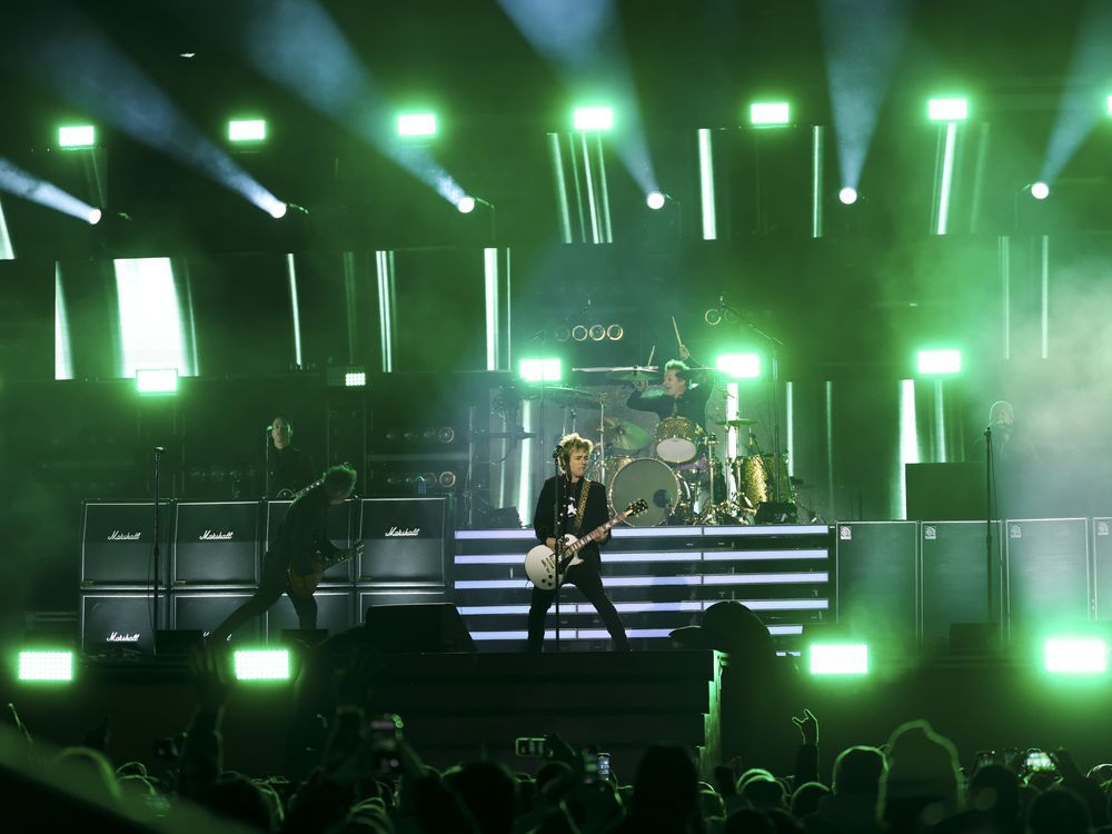 Green Day doesn't disappoint during Grey Cup halftime show in Hamilton