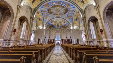 Interior of St-Léon-de-Westmount church.