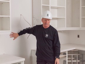 Make It Right - Inside Home Renovation with de Mike Holmes