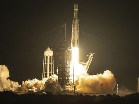 A SpaceX Falcon Heavy rocket