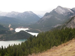 The Prairie View trail near Barrier Lake in Kananaskis Country, Alta., is shown on Sunday, Nov.2, 2008.