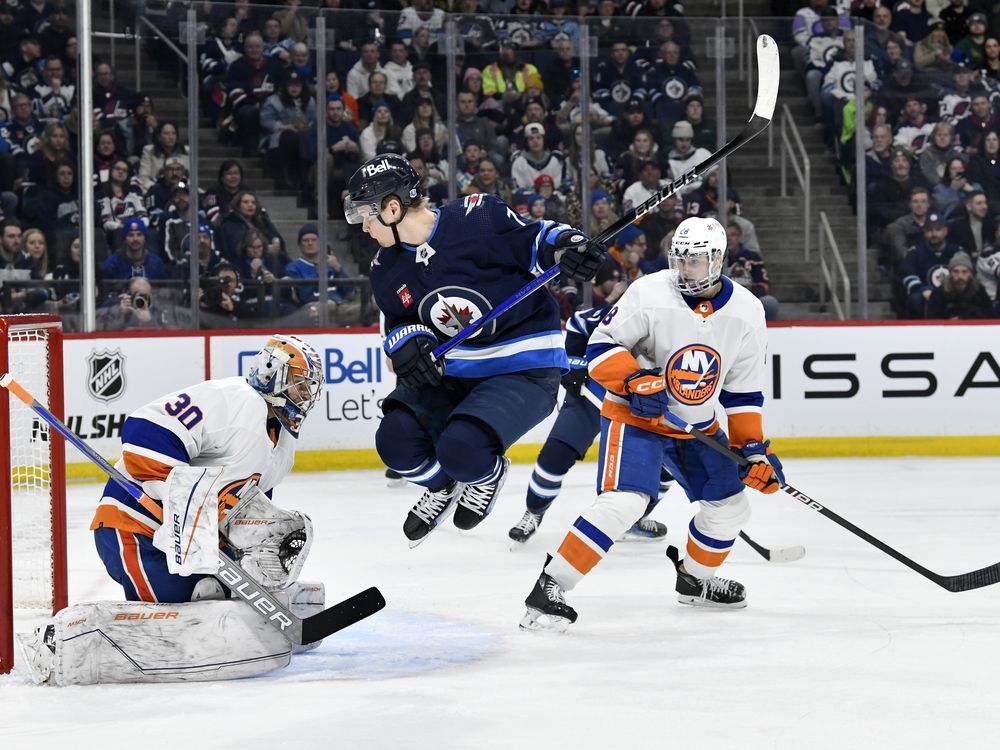 Hellebuyck Helps Jets Knock Off Islanders 4-2 | Windsor Star