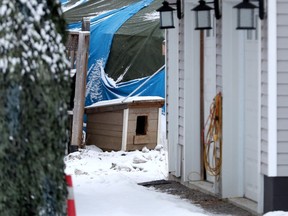 OTTAWA. DECEMBER 12, 2023. An empty dog house next to the home of Steven Sernoskie in Round Lake.