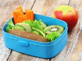 Kiwifruit as part of a school lunch