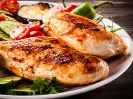 Grilled chicken and vegetables