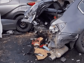 Cars damaged in Highway 401 crash