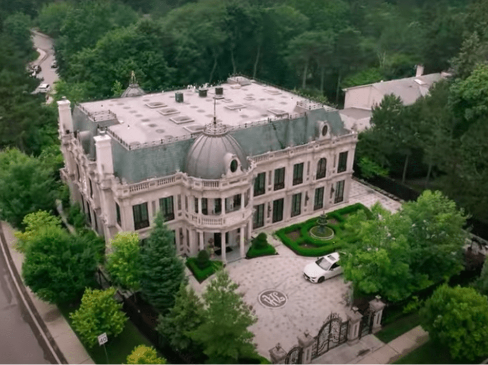 New reality series explores Toronto's hyper-competitive luxury real
estate market