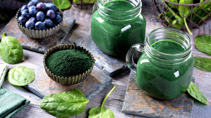 Are greens powders really worth the hype? We asked a nutritionist