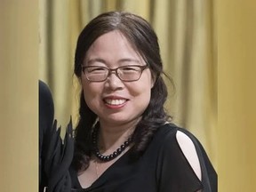 Xiangguo Qiu.