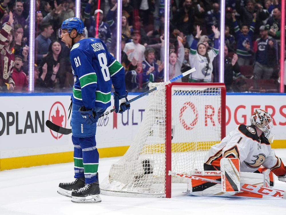 NextImg:Joshua scores twice as Canucks claw out 3-2 win over slumping Ducks