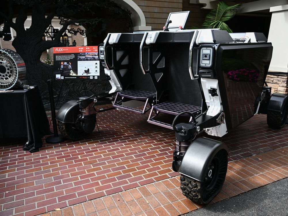 NextImg:NASA awards contracts to three companies for new moon rovers
