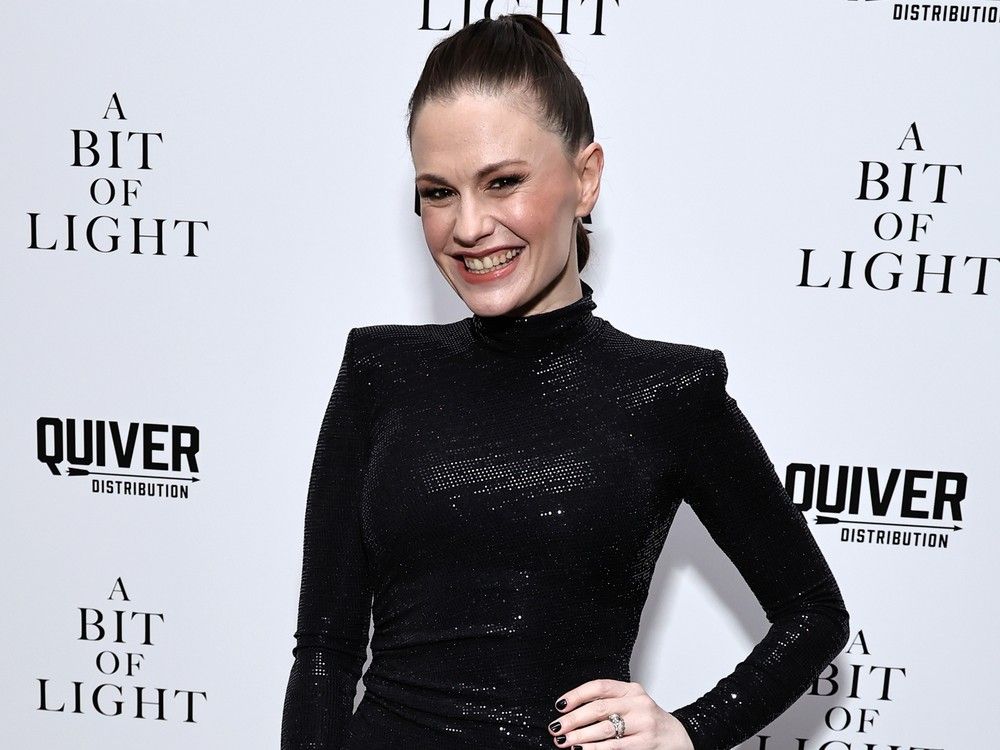 NextImg:Here's why Anna Paquin was walking with a cane at a red carpet event