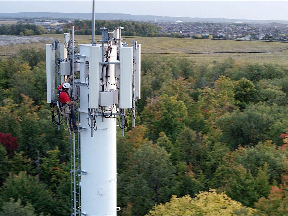 Solar eclipse setting up mobile cell towers to avoid outages