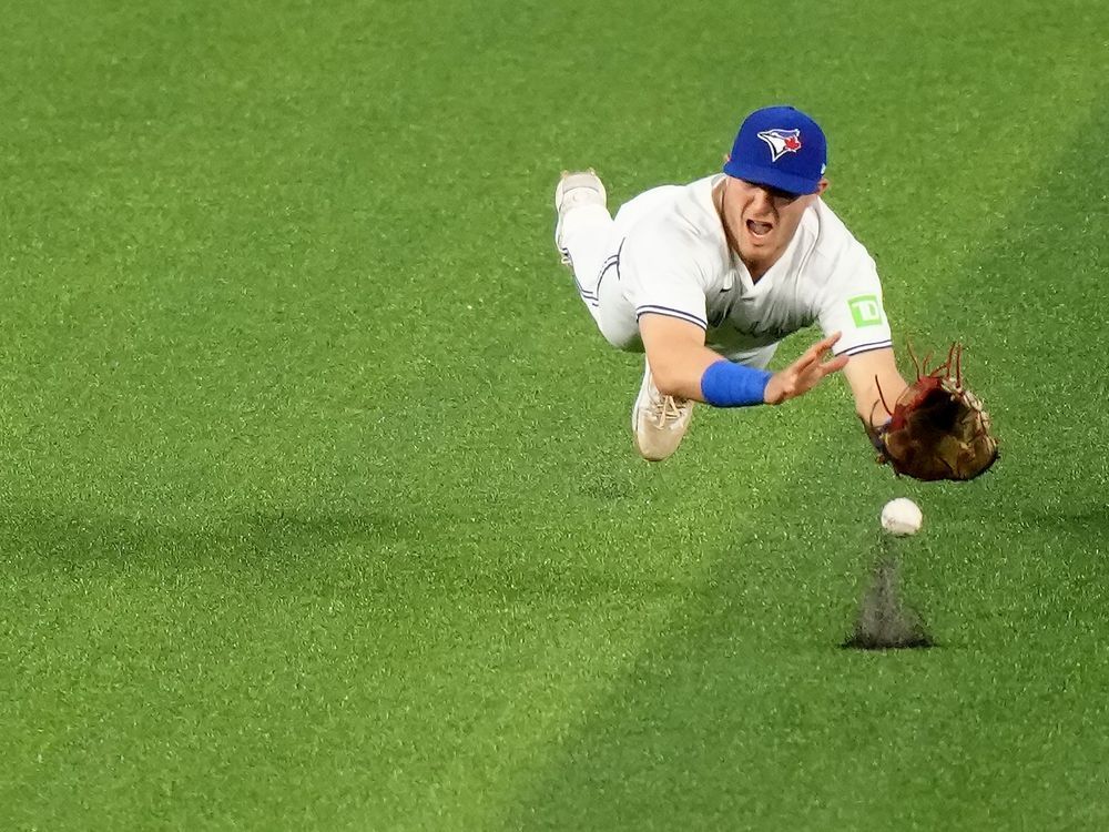 NextImg:Mookie Betts leads Dodgers past Blue Jays 4-2; Toronto drops fifth consecutive game