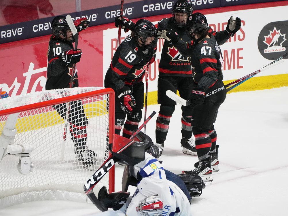NextImg:Canada out of the gates with a 4-1 win over Finland in women's world hockey