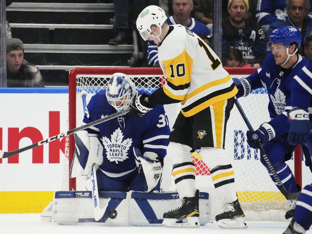 NextImg:McCabe scores OT winner, Matthews nets 65th goal, Leafs down Penguins