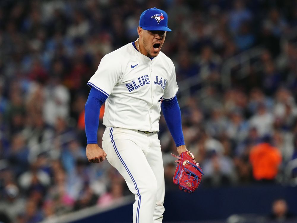 NextImg:Berrios makes strong start as Blue Jays top Mariners 5-2 in home opener