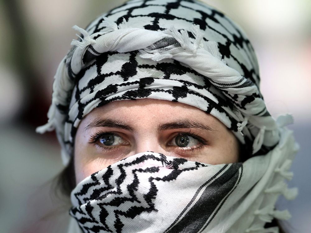 CUPE president silences members who call her out for wearing keffiyeh
at union meeting