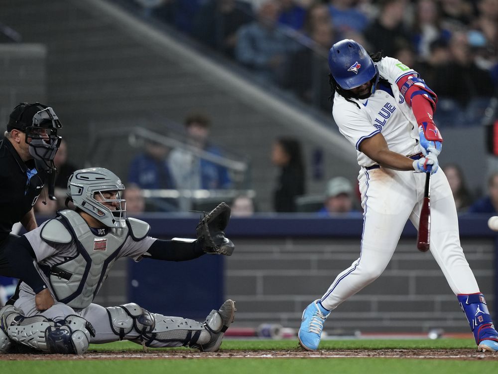 NextImg:Kikuchi, Guerrero help Jays edge Yankees 5-4