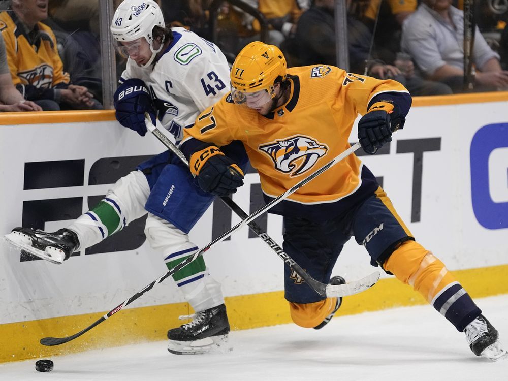 NextImg:DeSmith stops 30 shots, Canucks edge Predators 2-1 to retake series lead