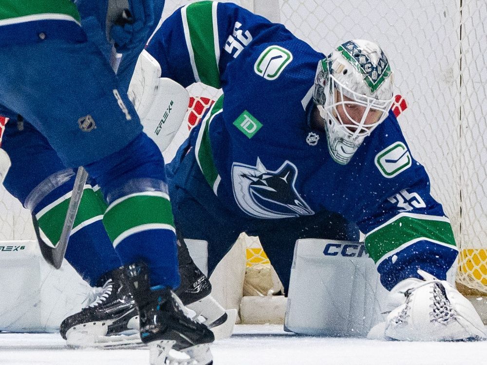 NextImg:Vancouver Canucks still taking Demko's knee injury 'day-by-day': coach