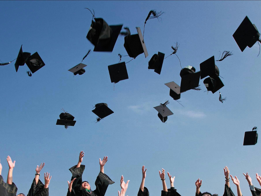 NextImg:Graduation gifts that high schoolers will love
