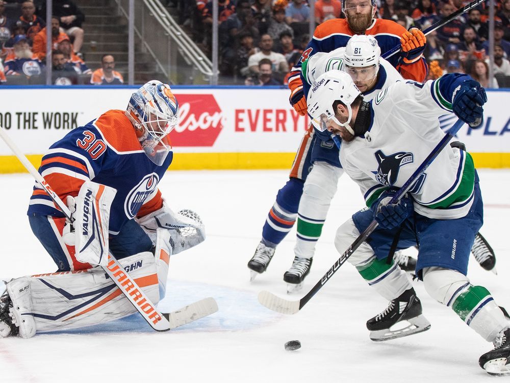 NextImg:Oilers head coach Knoblauch mum on starting goaltender for Game 5