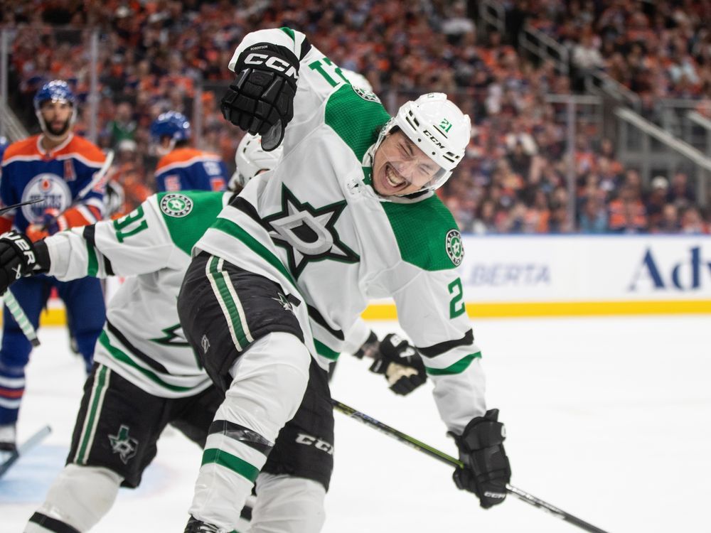 NextImg:Robertson powers Stars over Oilers for 2-1 lead in Western Conference final