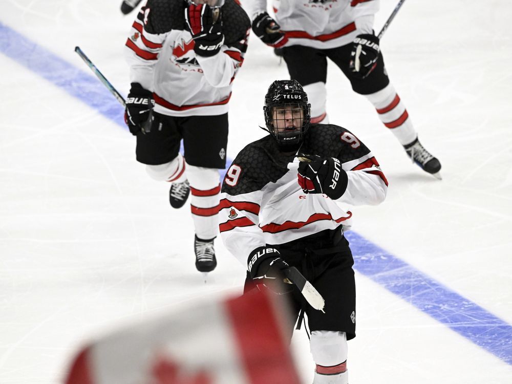 NextImg:Canada beats United States 6-4 to win under-18 men's world hockey championship