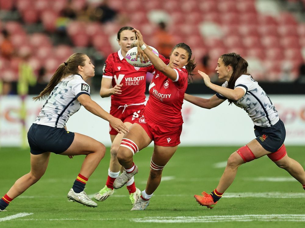 NextImg:Canada women even their record at Singapore Sevens while men suffer two close losses