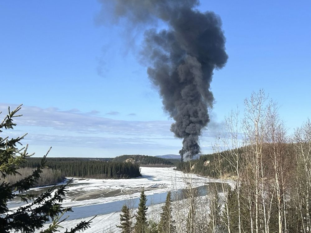 Witness says Alaska plane that crashed had smoke coming from engine after takeoff, NTSB finds