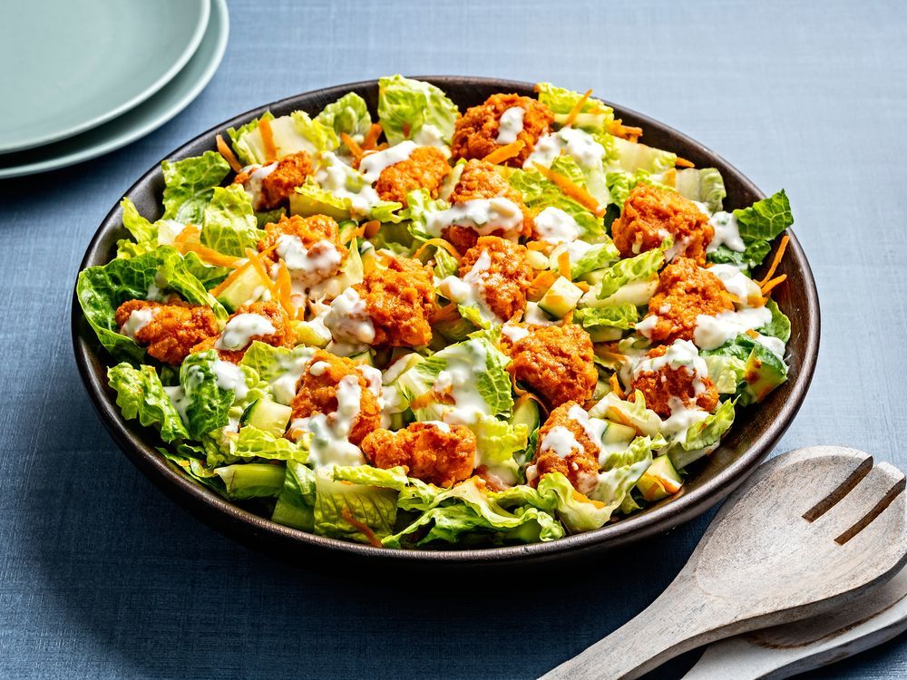 NextImg:Crispy Buffalo chicken bites add loads of flavour to this crunchy salad