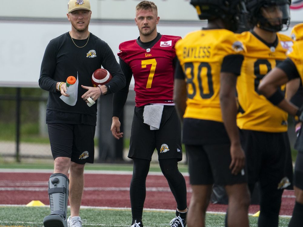 NextImg:Veteran quarterback Mitchell takes first snaps at Hamilton Tiger-Cats training camp