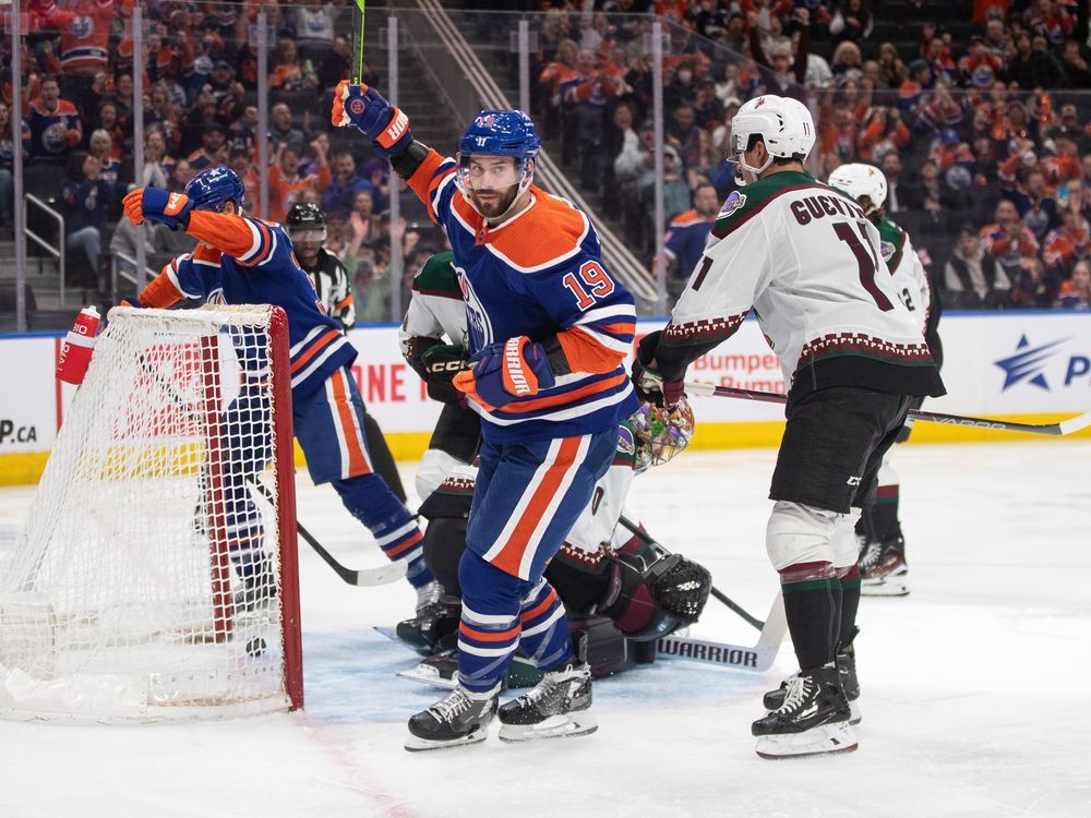 NextImg:Henrique to play in Game 3 of Western Conference final; Hintz a game-time decision