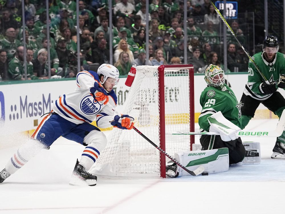 NextImg:Marchment scores winner, Stars beat Oilers 3-1 to even Western Conference final 1-1