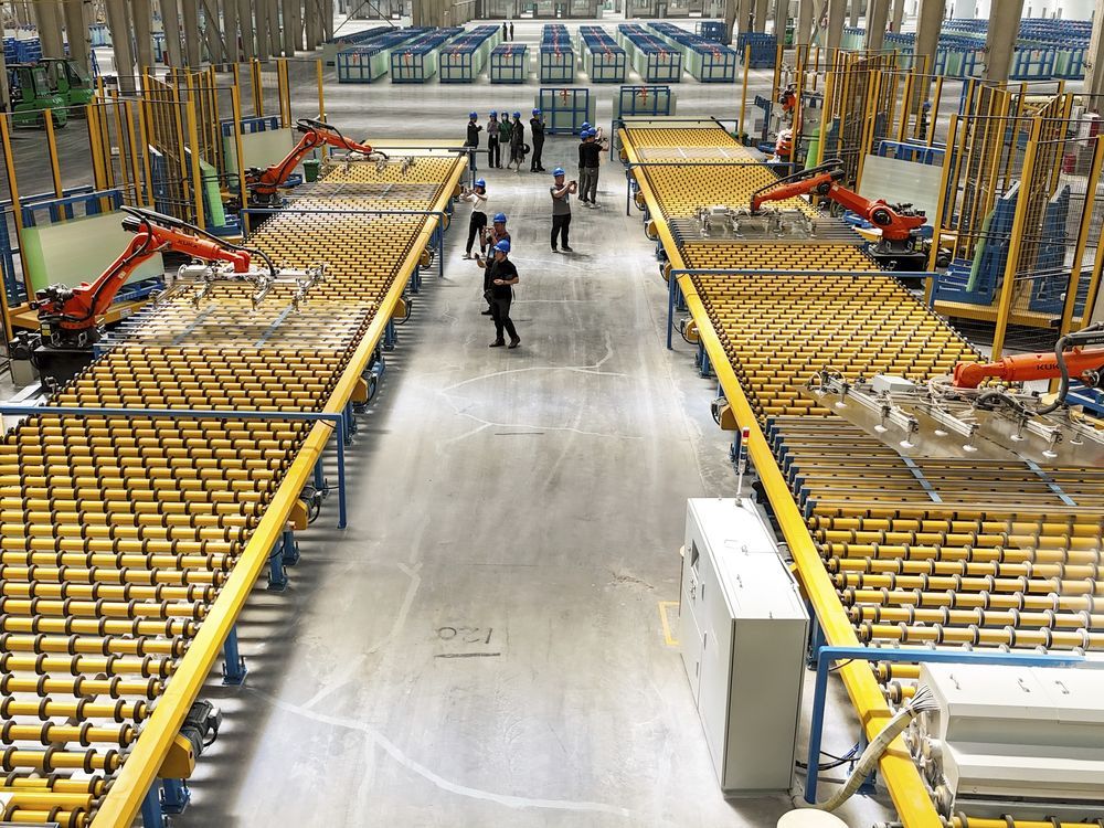 NextImg:China factory indicator falls in May, suggesting growth has faltered