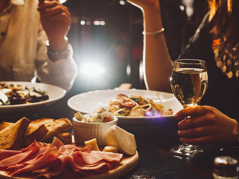 NextImg:Canadians are the worst tippers in the world, survey suggests, and they want to tip less