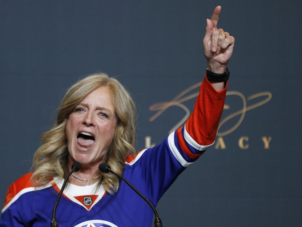 NextImg:Former Calgary mayor Naheed Nenshi named new leader of Alberta NDP in resounding vote