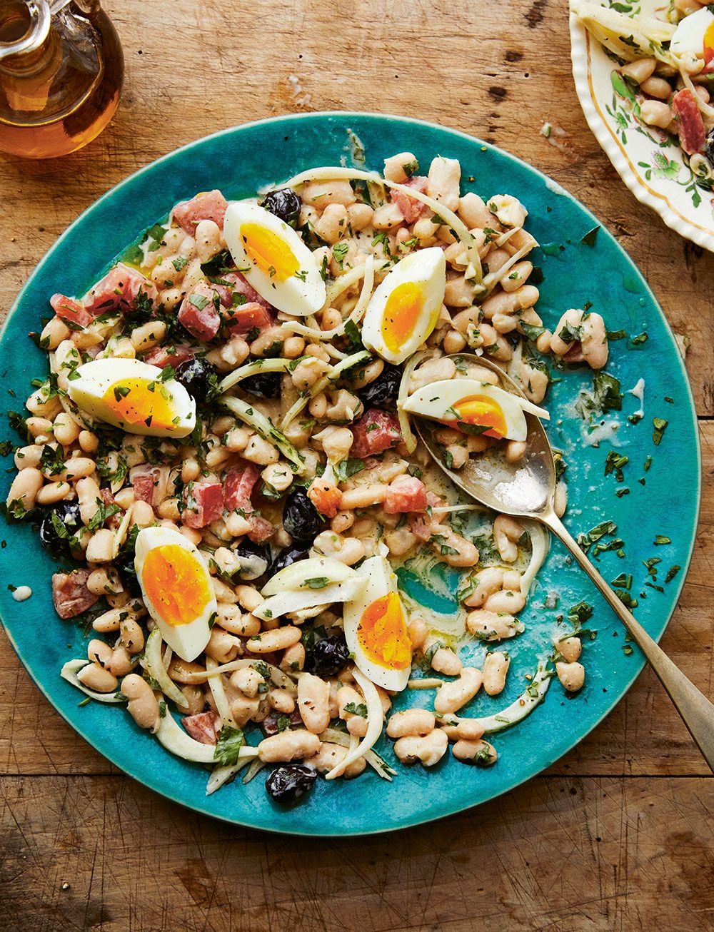 Tahinli fasulye piyazi (Antalya-style bean salad with tahini sauce)