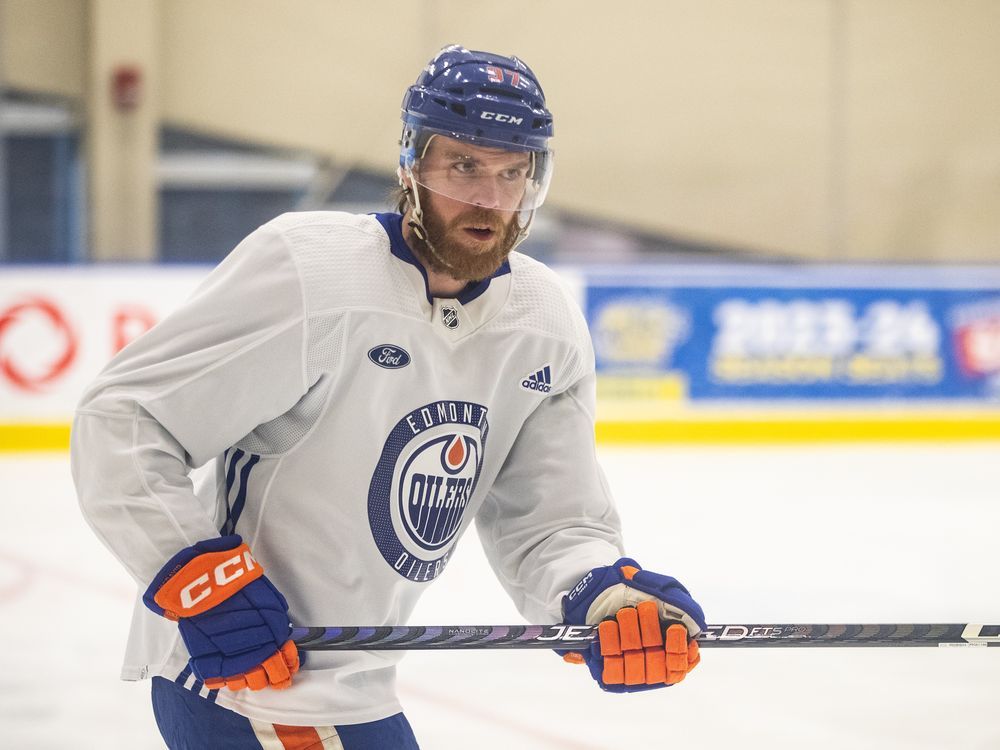 NextImg:McDavid, Oilers looking to continue Stanley Cup push in Game 6 against Panthers