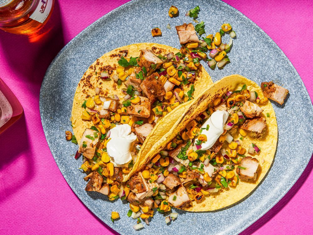 NextImg:These chicken tacos with charred corn salsa embrace the heat