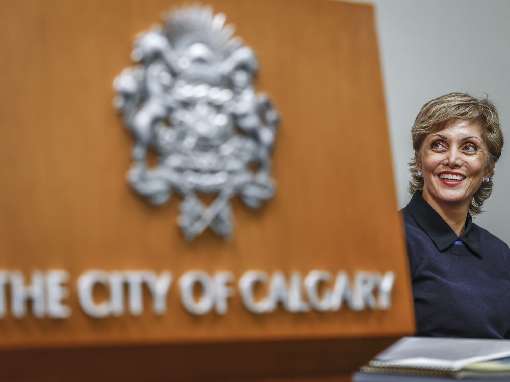 NextImg:Mayor thanks Calgary for conserving water again after use creeped up over past week