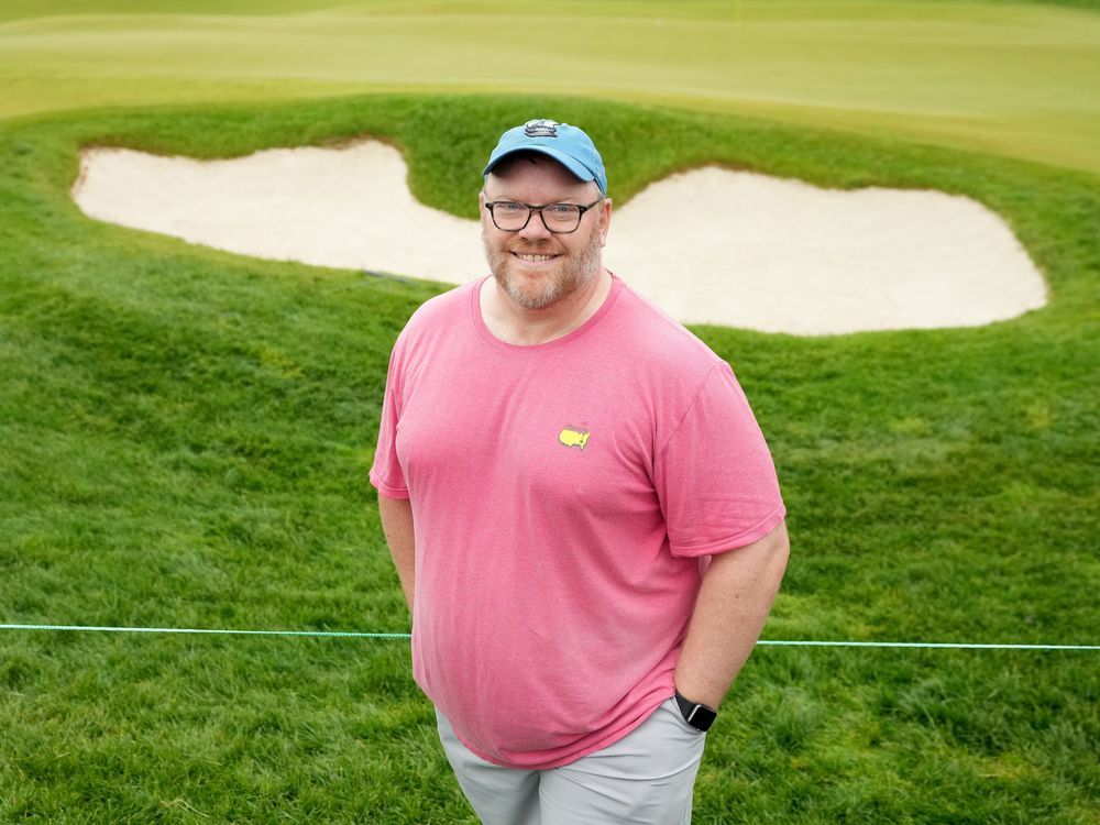 NextImg:C.T. Pan uses four caddies, including fan, in fourth round of RBC Canadian Open
