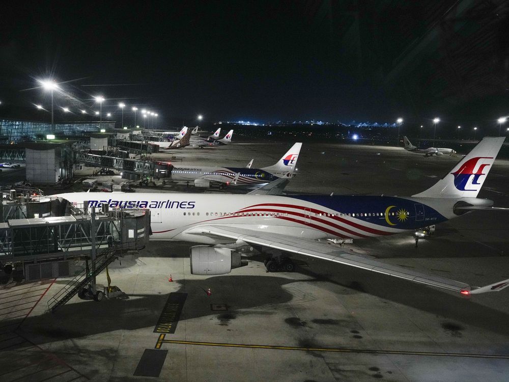 NextImg:Malaysia Airlines flight to Bangkok makes U-turn due to pressurization issue