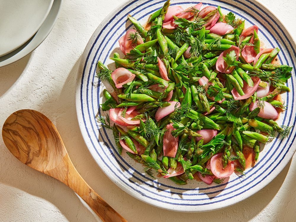 NextImg:Asparagus salad with pickled spring onions is a peak-season delight