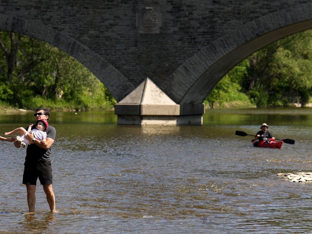 NextImg:Dangerously high temperatures coming to much of Ontario: Environment Canada