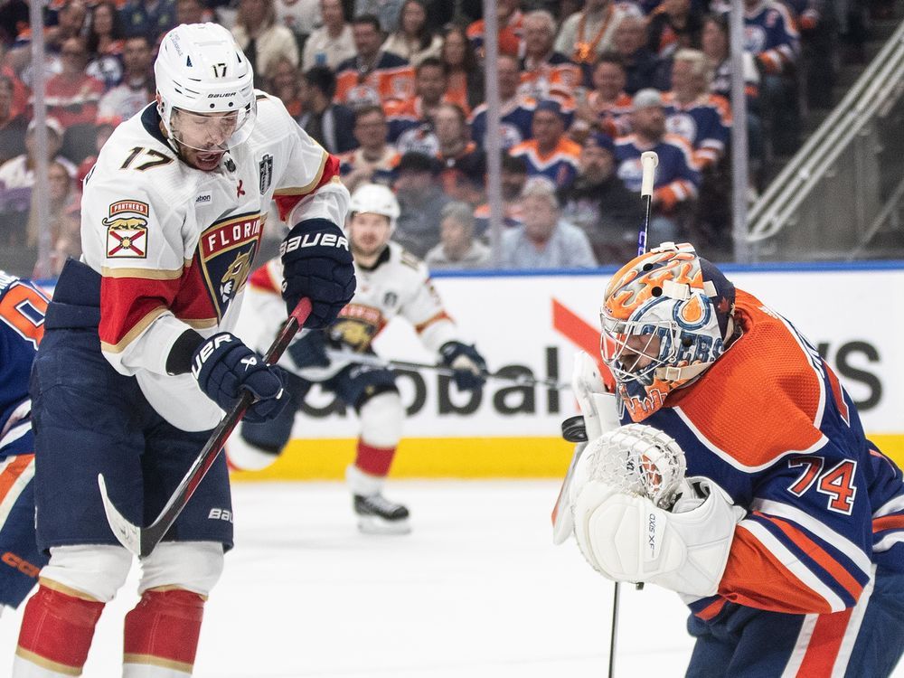 NextImg:Oilers goaltender Stuart Skinner steps up after playoff benching: 'It pissed me off'