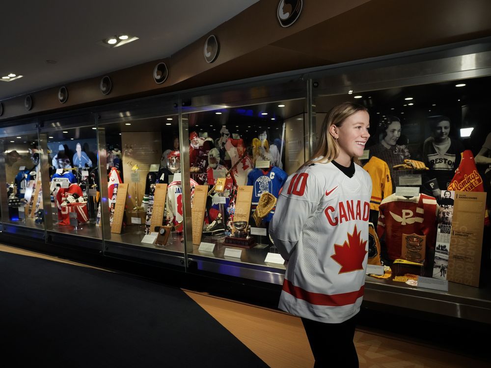 NextImg:Canadian stars Fillier and Gosling excited to turn pro ahead of Monday's PWHL draft
